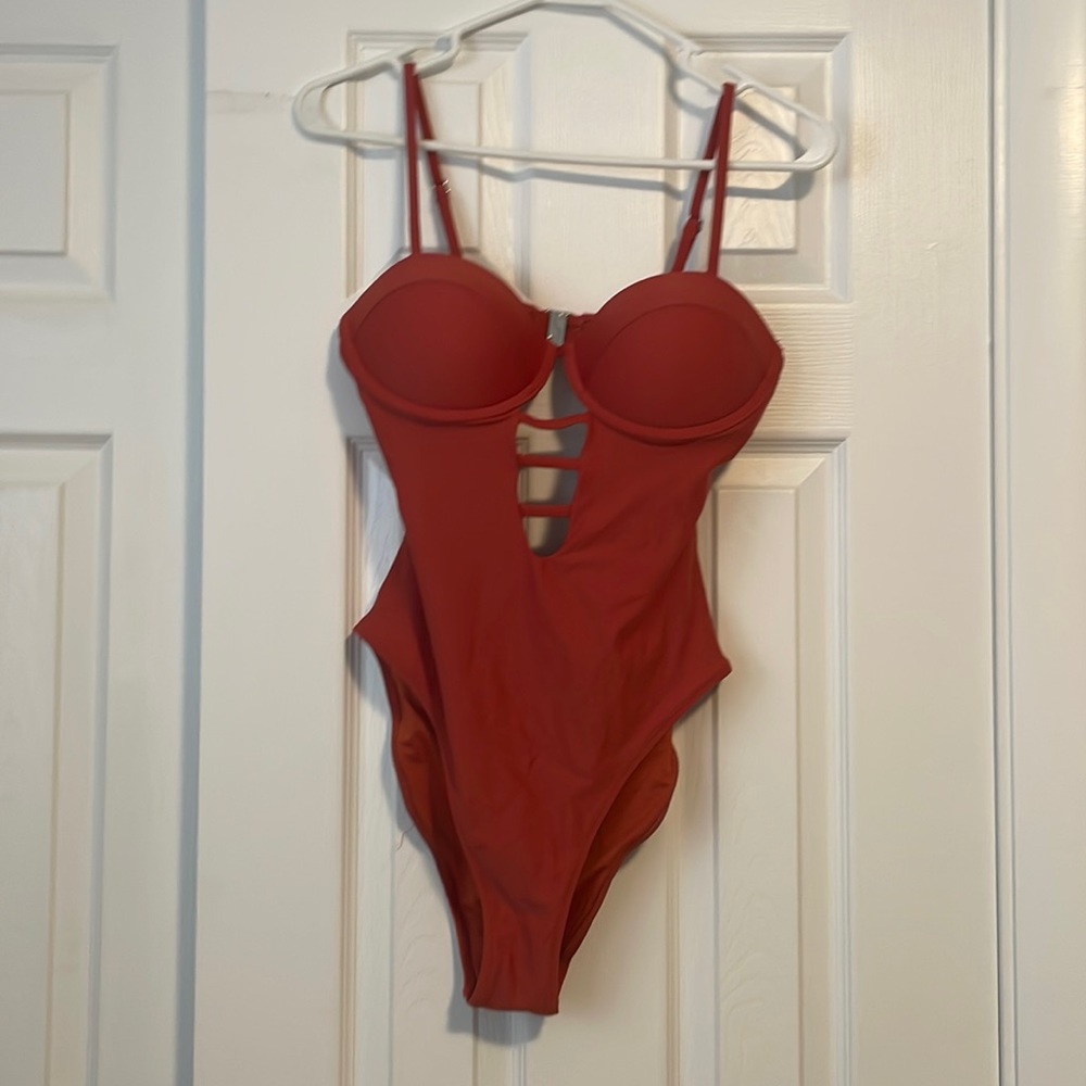 Cupshe bathing suit, new without tags